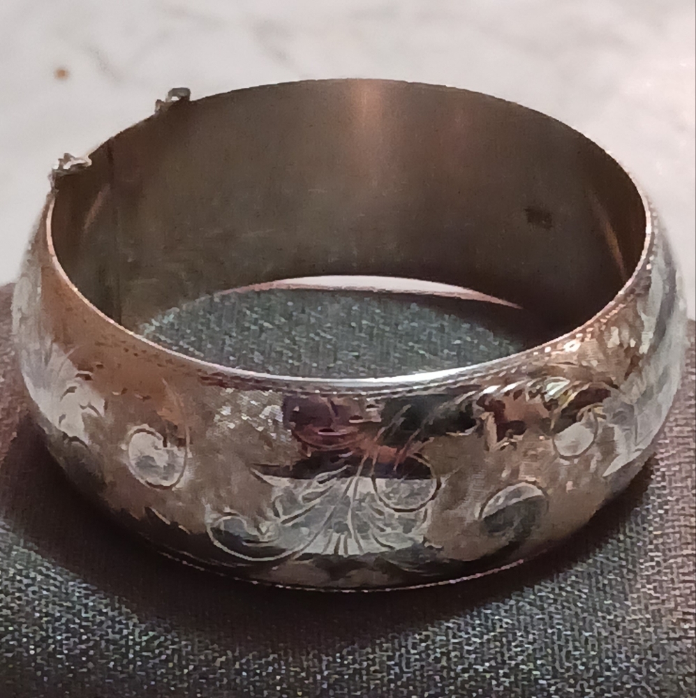 COPY - Vintage Sterling Silver Etched 1" Wide Hinged Bangle Bracelet